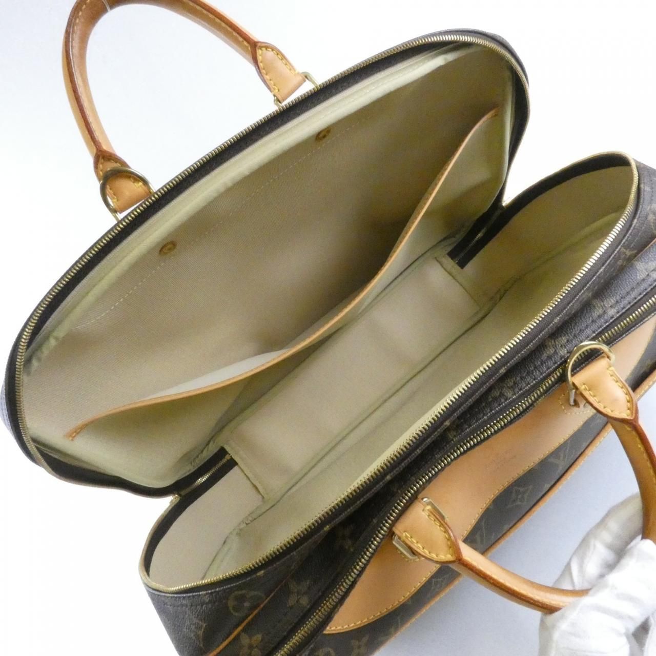 Louis Vuitton Monogram Alize 24 Earl Boston — view 9