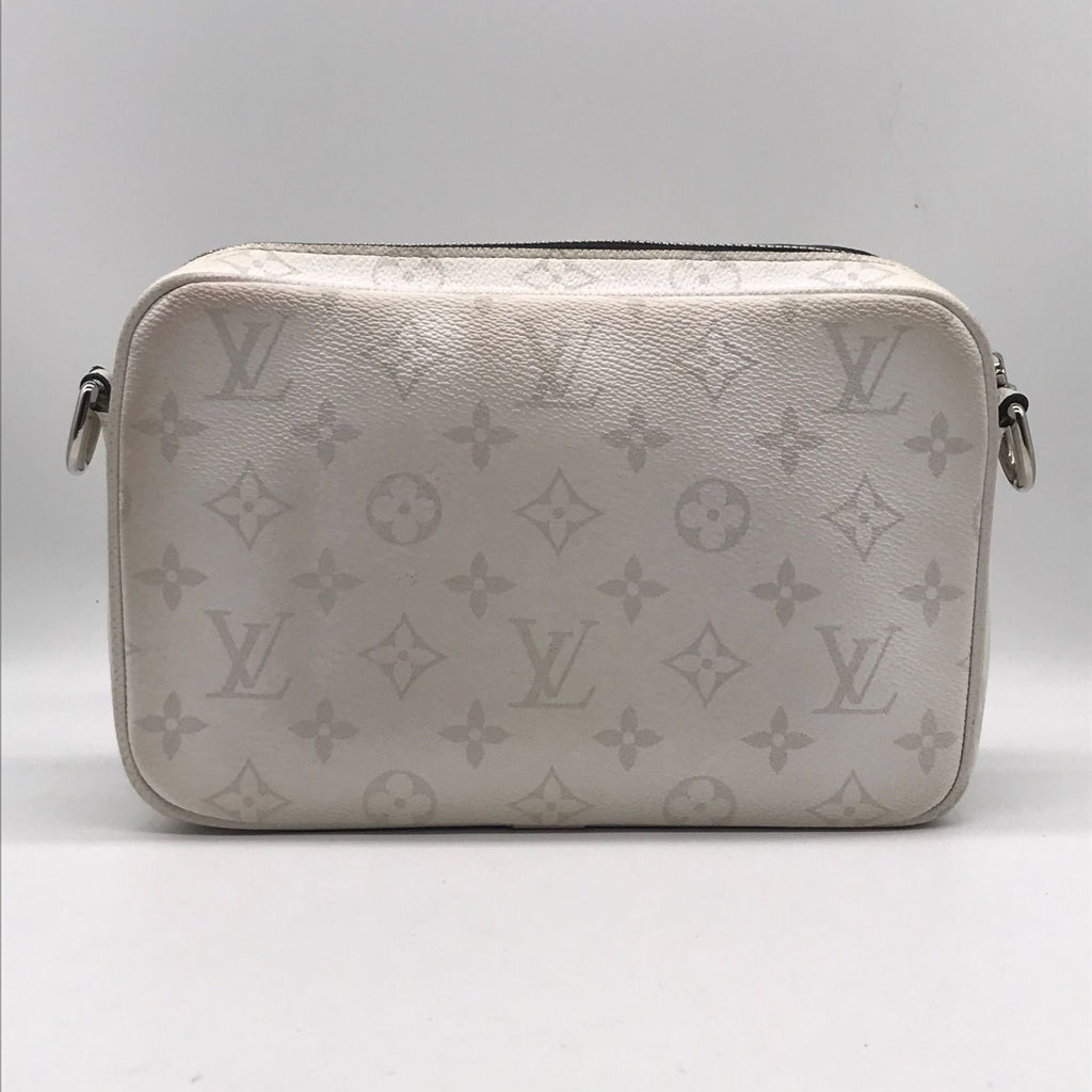 Louis Vuitton Taigarama Alpha Messenger Shoulder Bag Price Negotiation Welcome — view 2