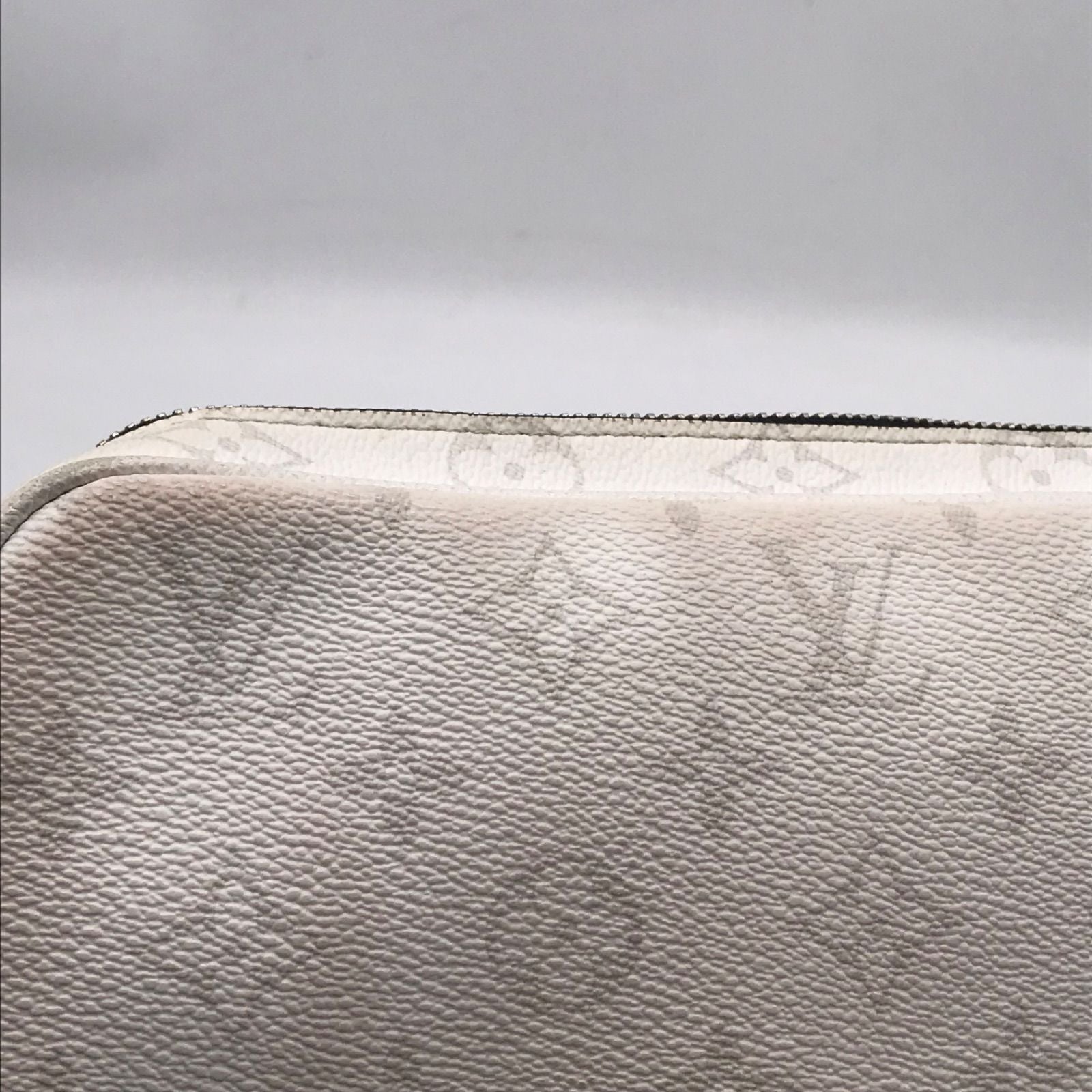 Louis Vuitton Taigarama Alpha Messenger Shoulder Bag Price Negotiation Welcome — view 9