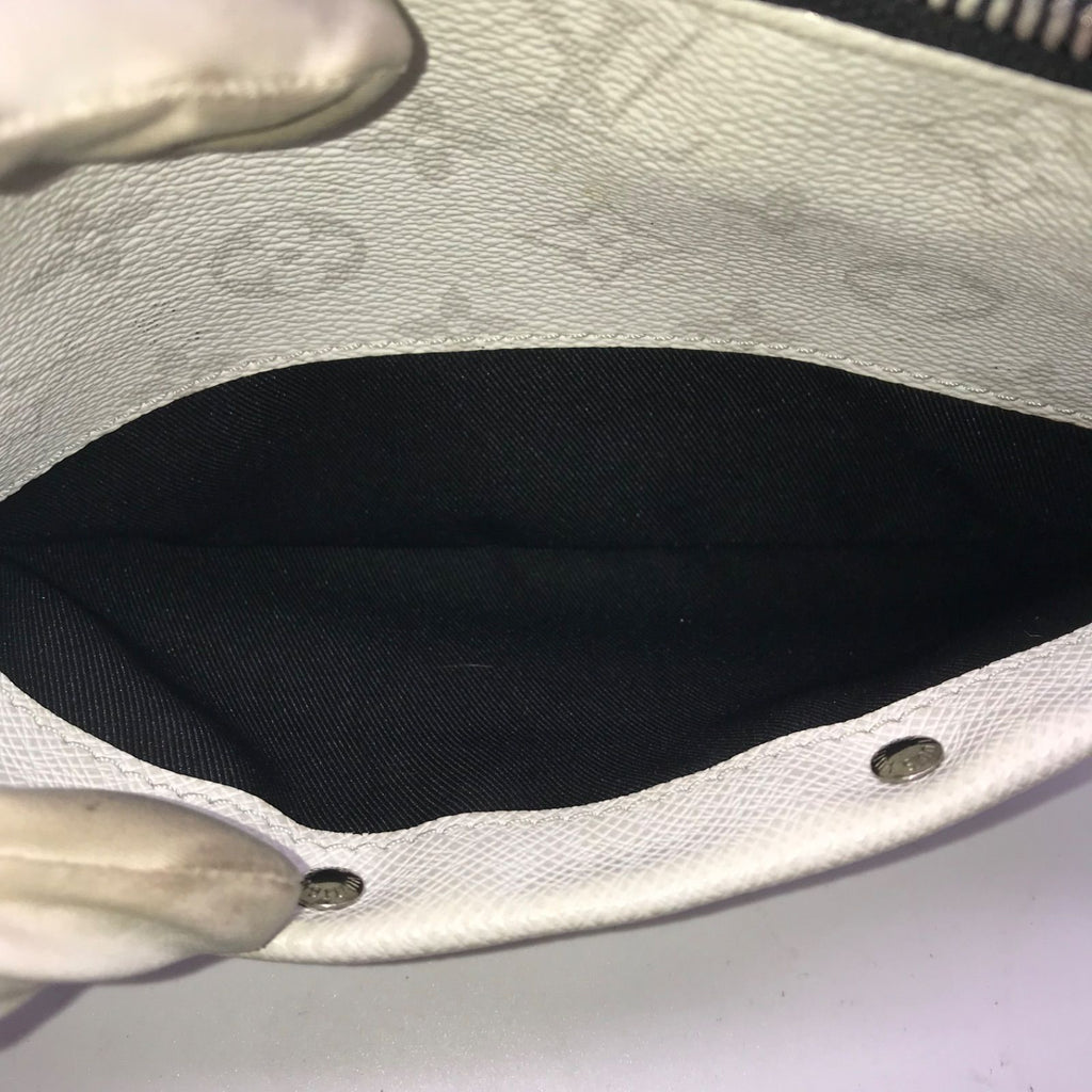 Louis Vuitton Taigarama Alpha Messenger Shoulder Bag Price Negotiation Welcome — view 8