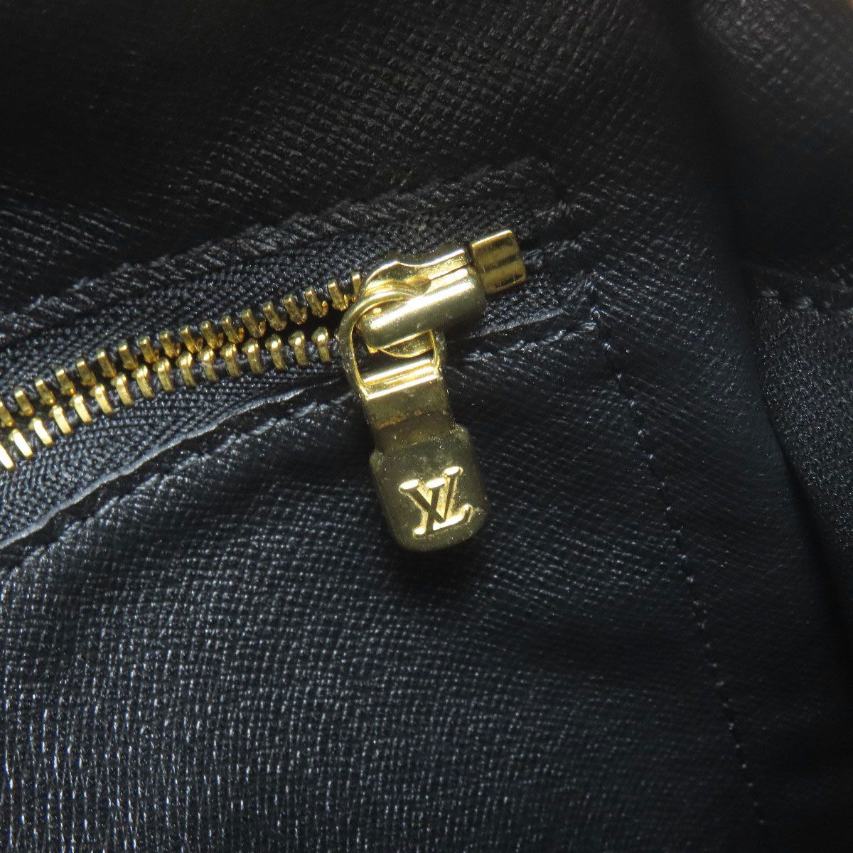 Louis Vuitton Trocadero 27 Shoulder Bag — view 8