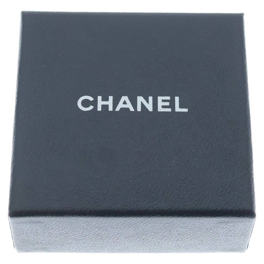 Chanel CC Logo Simple Earrings Silver — view 6