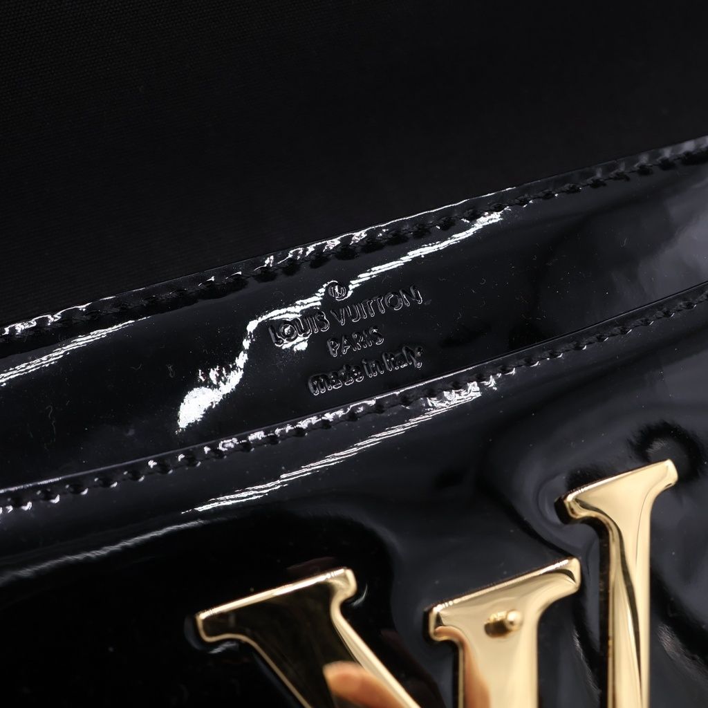 Louis Vuitton Vernis Pochette e East West NM Clutch Handbag Black — view 7