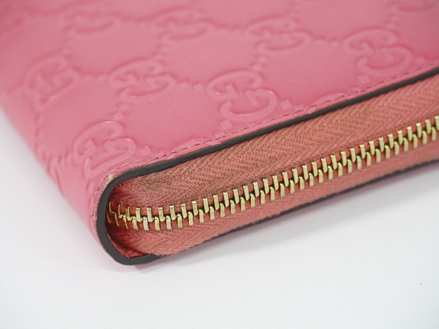 Gucci Guccissima Leather Zip Around Wallet Pink — view 7