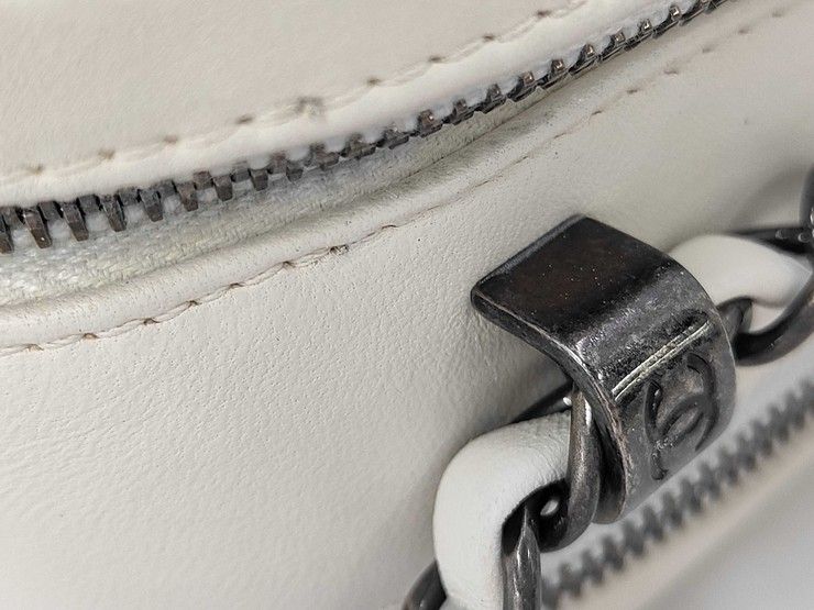 Chanel Shoulder Bag Boy White Lambskin Quilted CC Logo Chain Gunmetal Coco — view 6