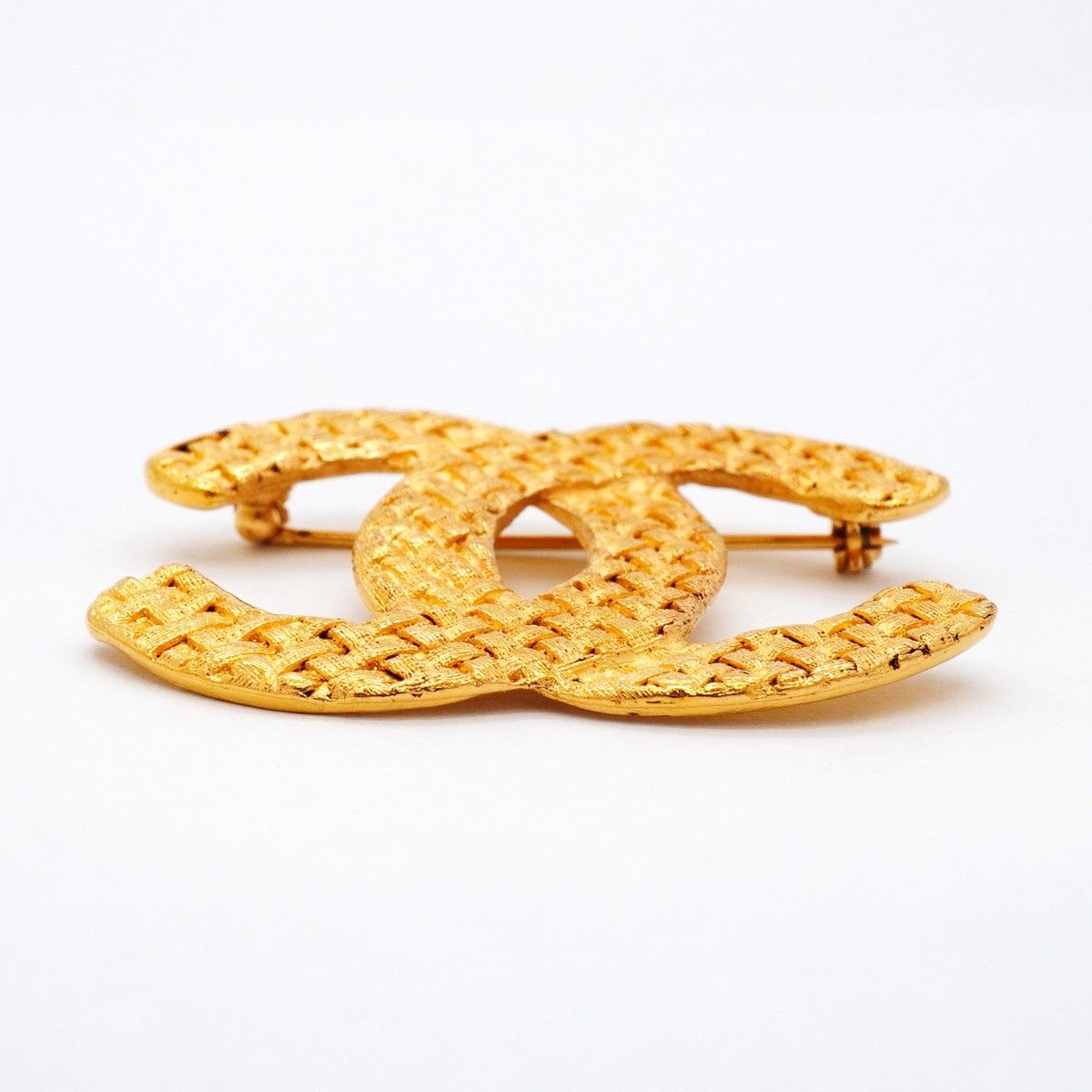 Chanel Brooch Vintage CC Logo Gold Plated — view 3