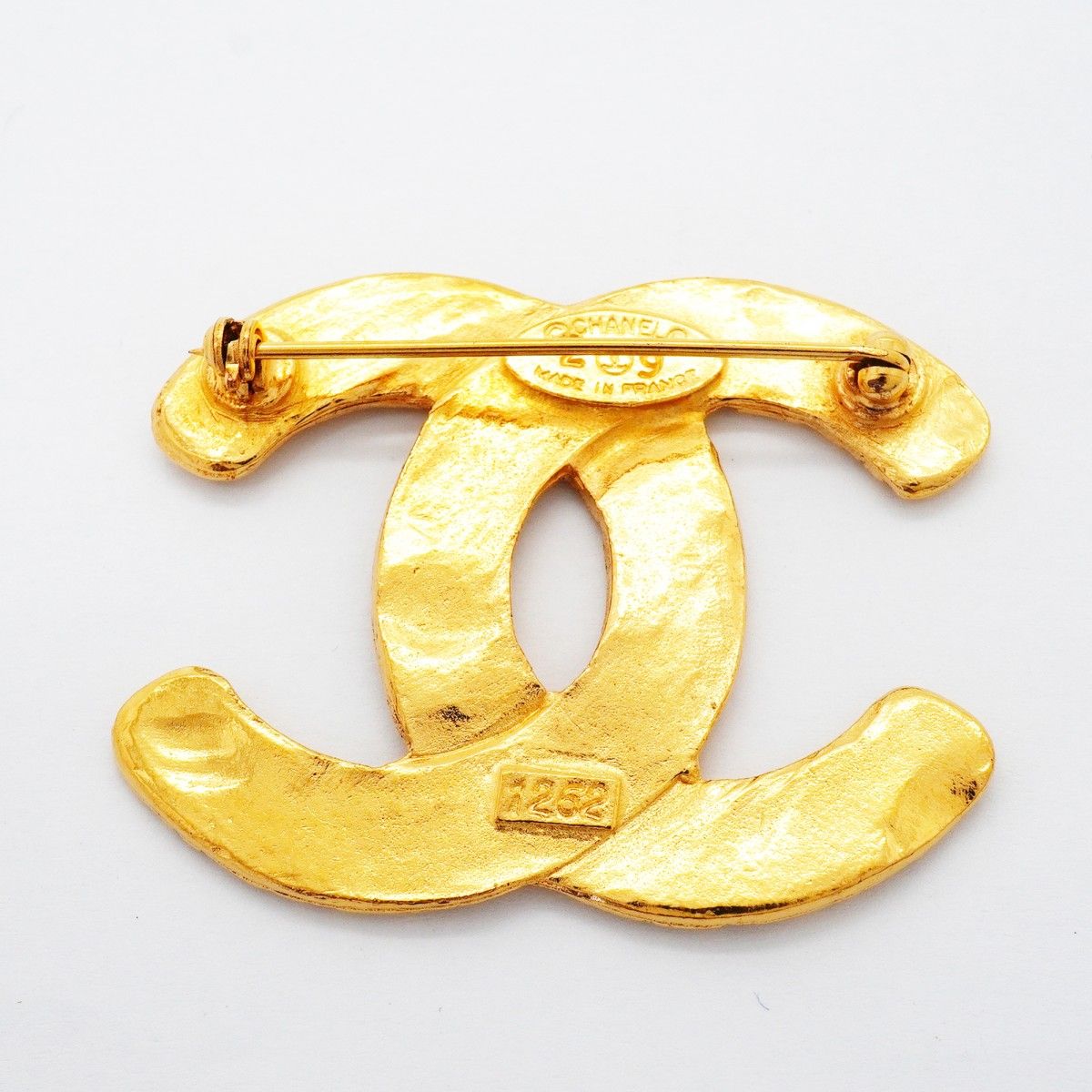 Chanel Brooch Vintage CC Logo Gold Plated — view 5