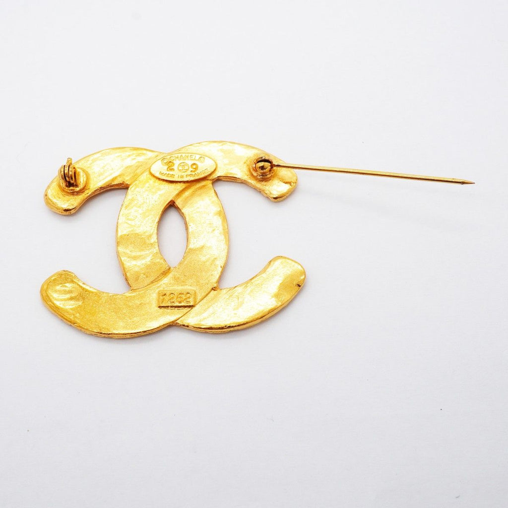 Chanel Brooch Vintage CC Logo Gold Plated — view 6