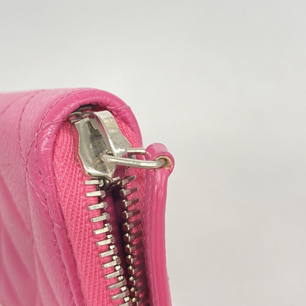 Chanel Coin Case Quilted Caviar Leather Pink Silver — view 5