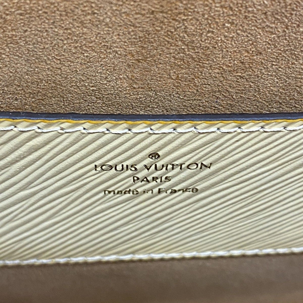 Louis Vuitton Shoulder Bag Epi Twist MM Blanc — view 5