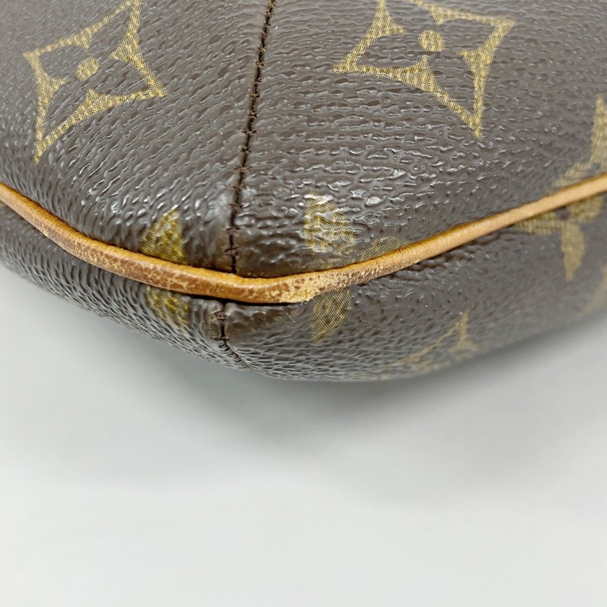Louis Vuitton Shoulder Bag Monogram Musette Brown — view 6
