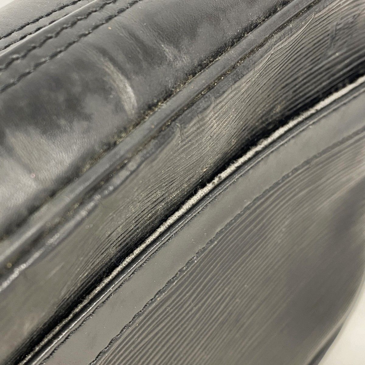 Louis Vuitton Shoulder Bag Epi Trocadero 24 Noir — view 7