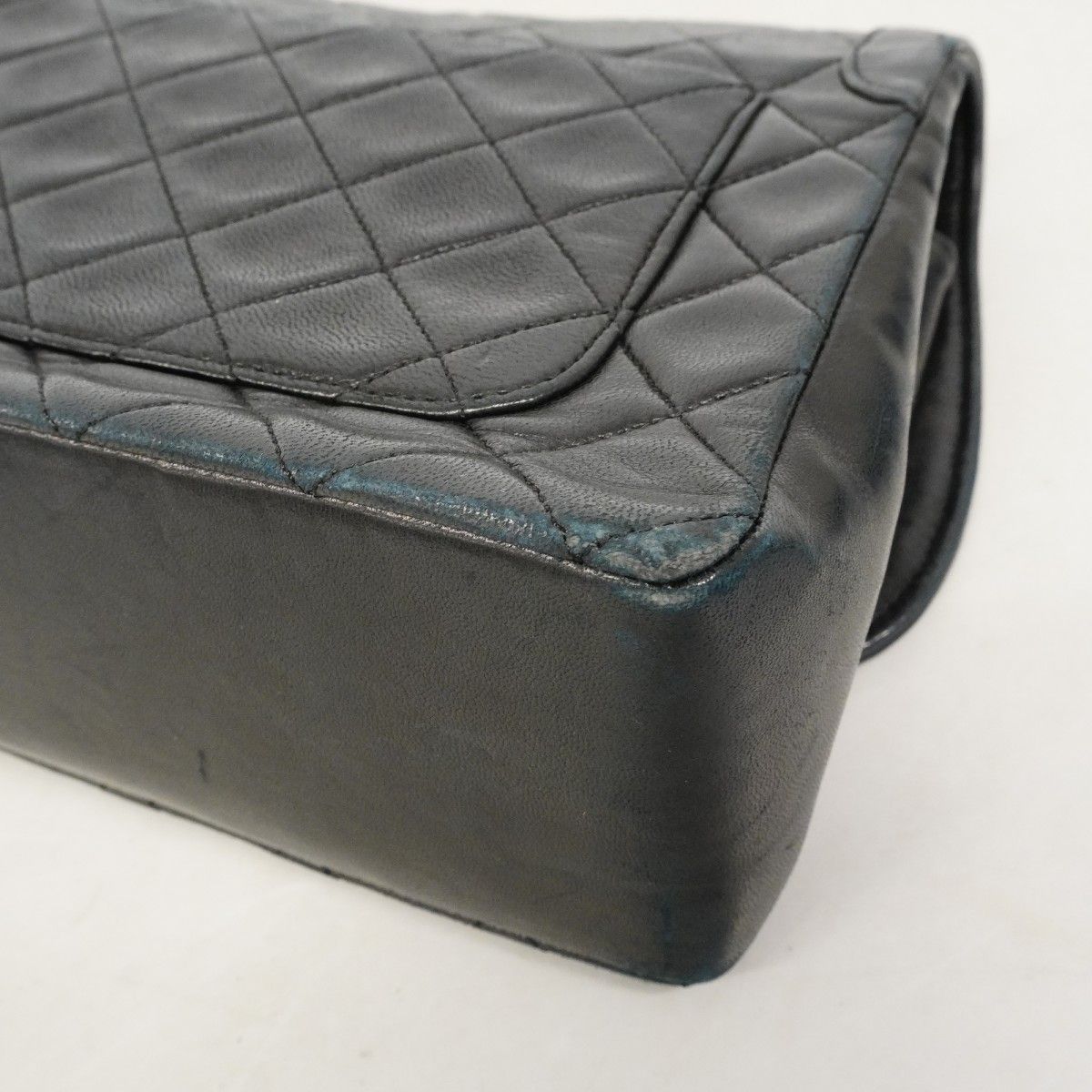 Chanel Shoulder Bag Quilted Lambskin Black Gold — view 6