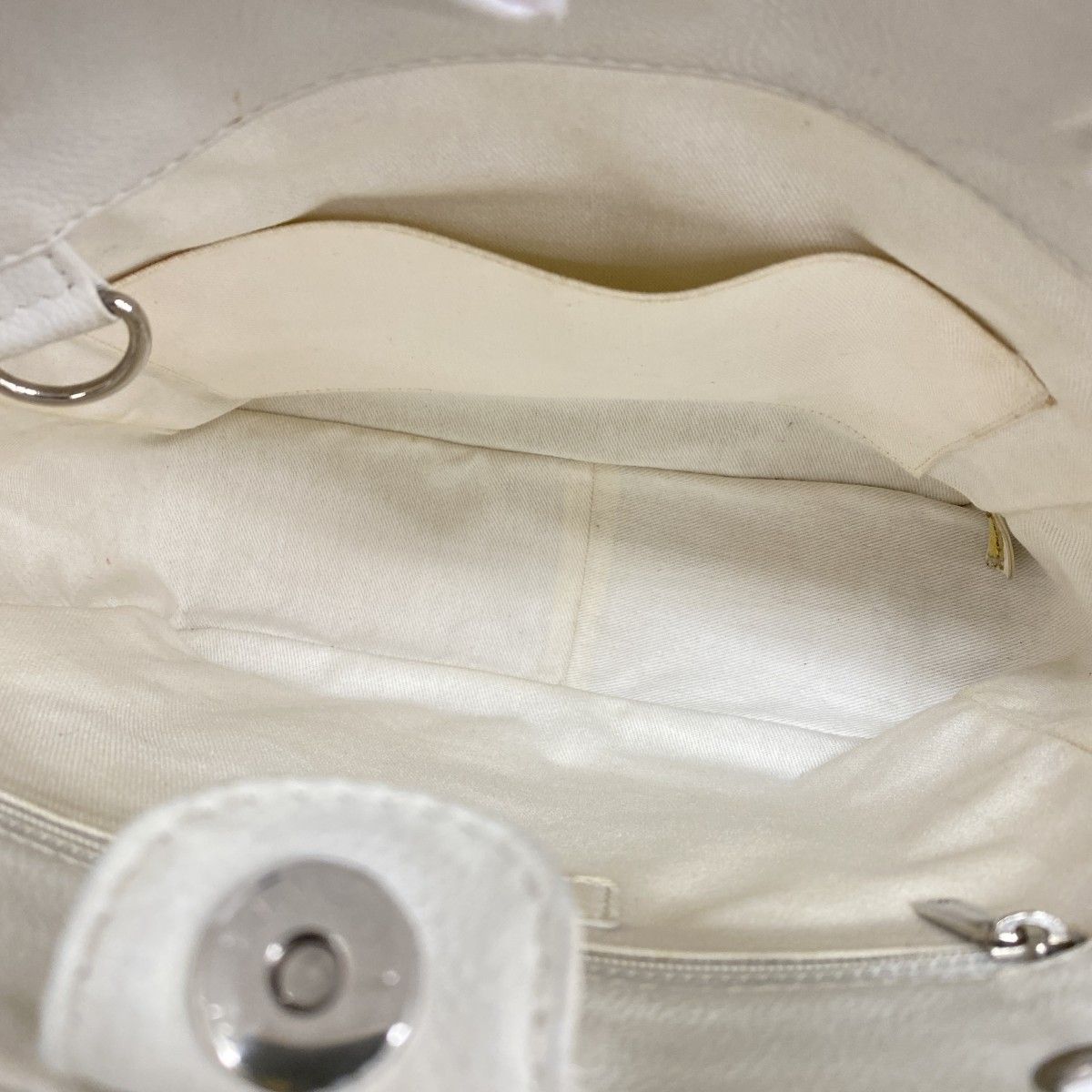 Chanel Shoulder Bag Quilted Caviar Leather White Silver — view 4