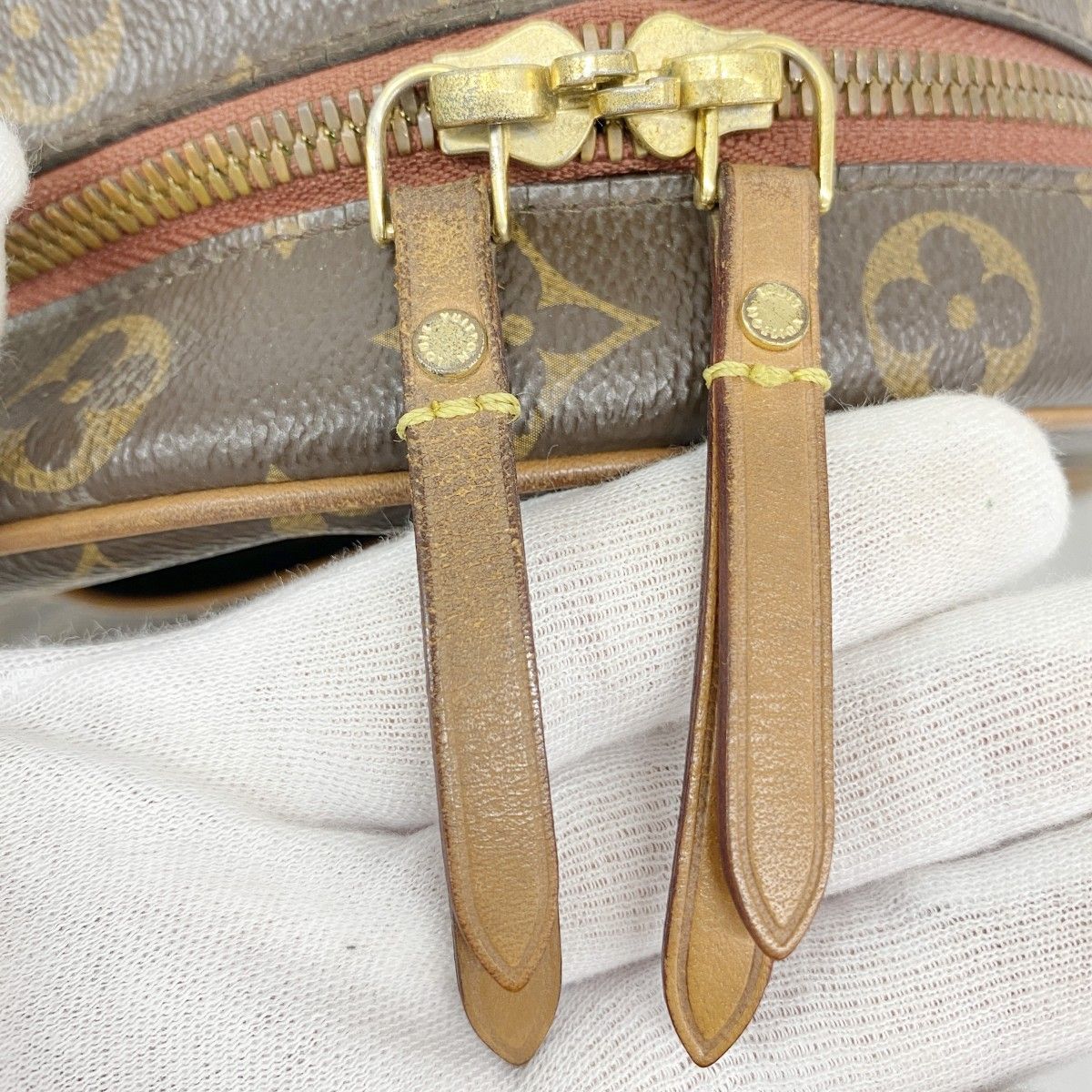 Louis Vuitton Shoulder Bag Monogram Boite Chapel MM Brown — view 8