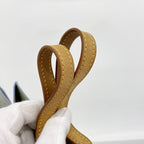 Louis Vuitton Tote Vernis Reed MM Lavande — view 8