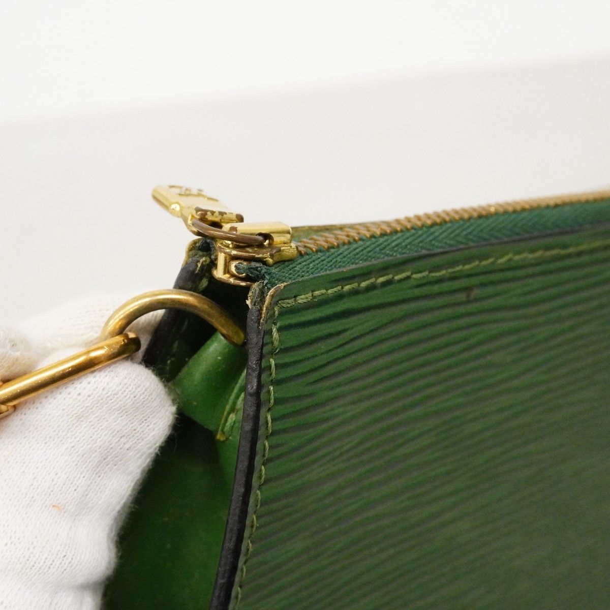 Louis Vuitton Pouch Epi Pochette Borneo Green — view 7