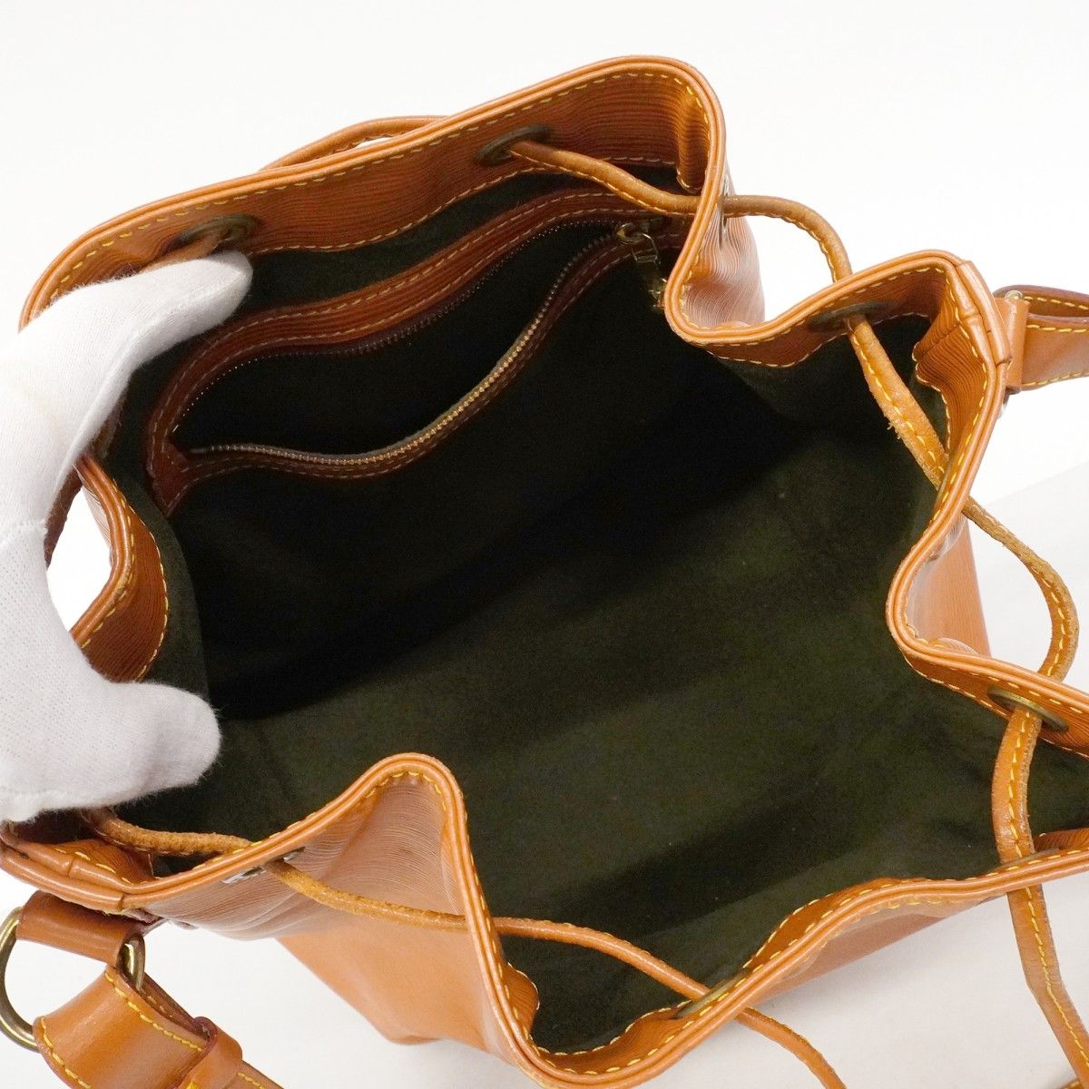 Louis Vuitton Shoulder Bag Epi Petit Noe Cipango Gold — view 4