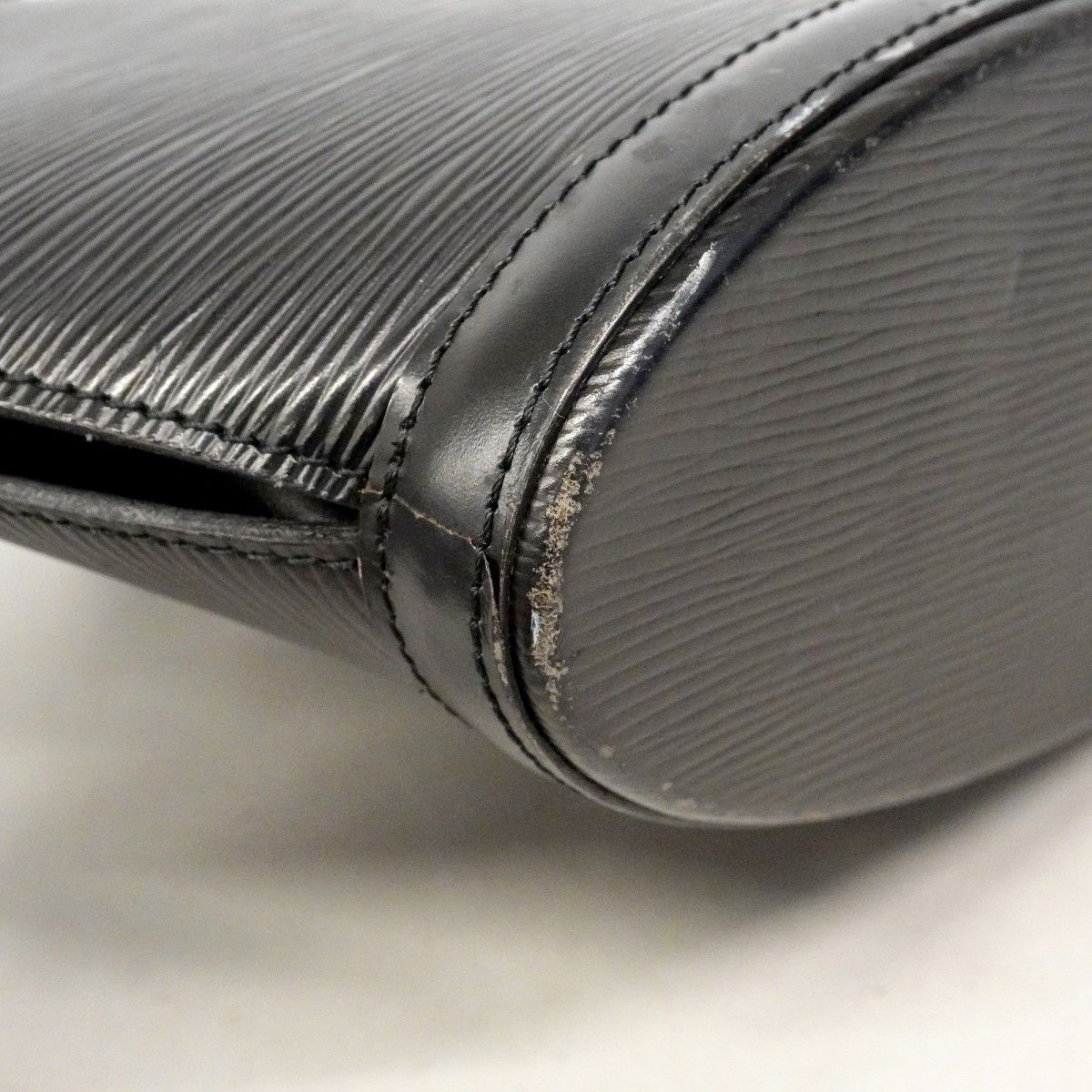 Louis Vuitton Handbag Epi Saint Jacques Noir — view 6