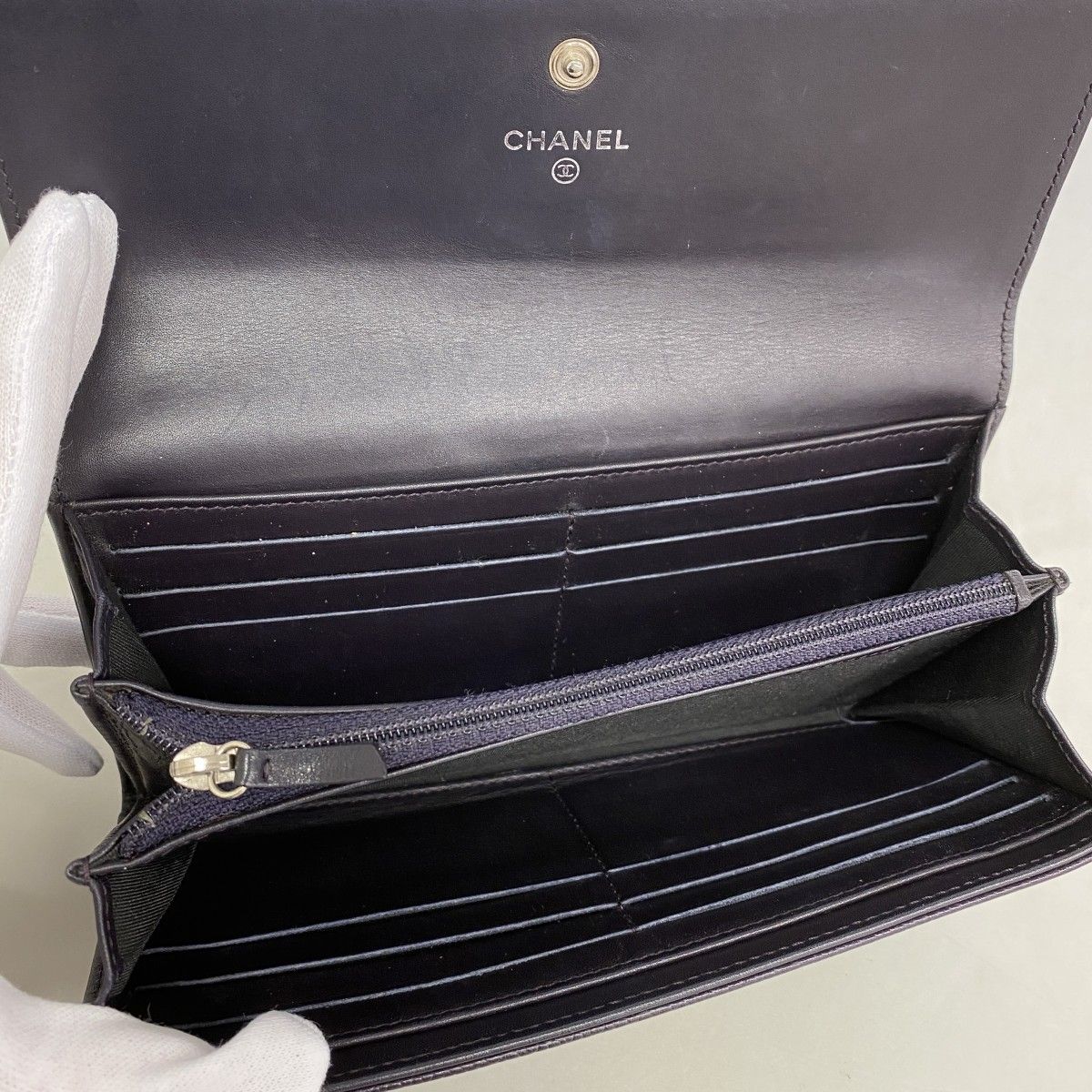 Chanel Wallet Caviar Leather Purple Silver — view 3