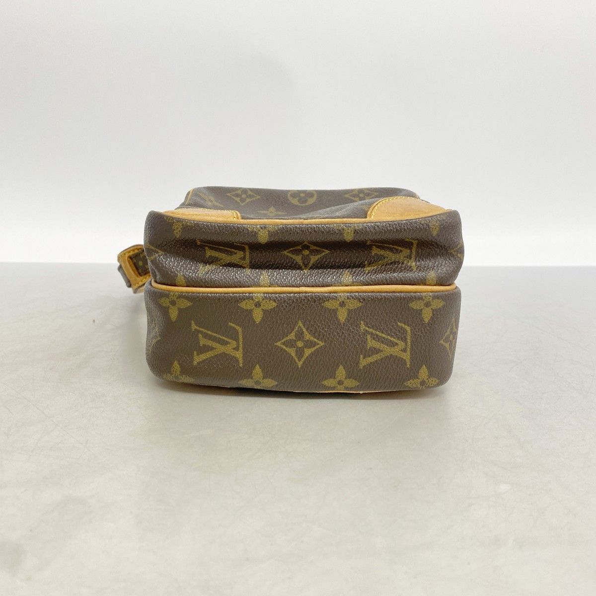 Louis Vuitton Shoulder Bag Monogram Amazon Brown — view 3