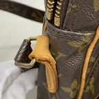 Louis Vuitton Shoulder Bag Monogram Amazon Brown — view 8