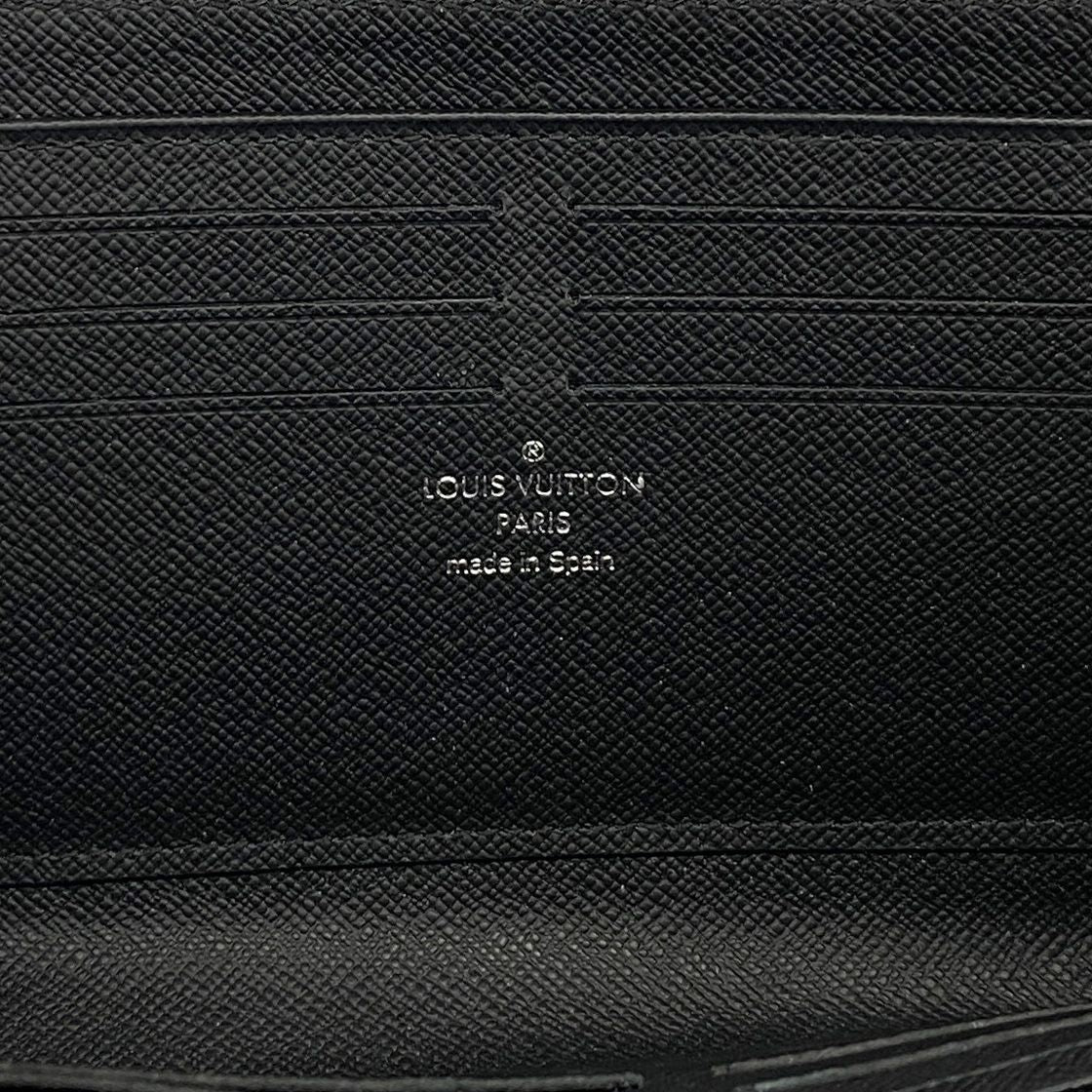 Louis Vuitton Wallet Taiga Zippy Dragonne Noir — view 4