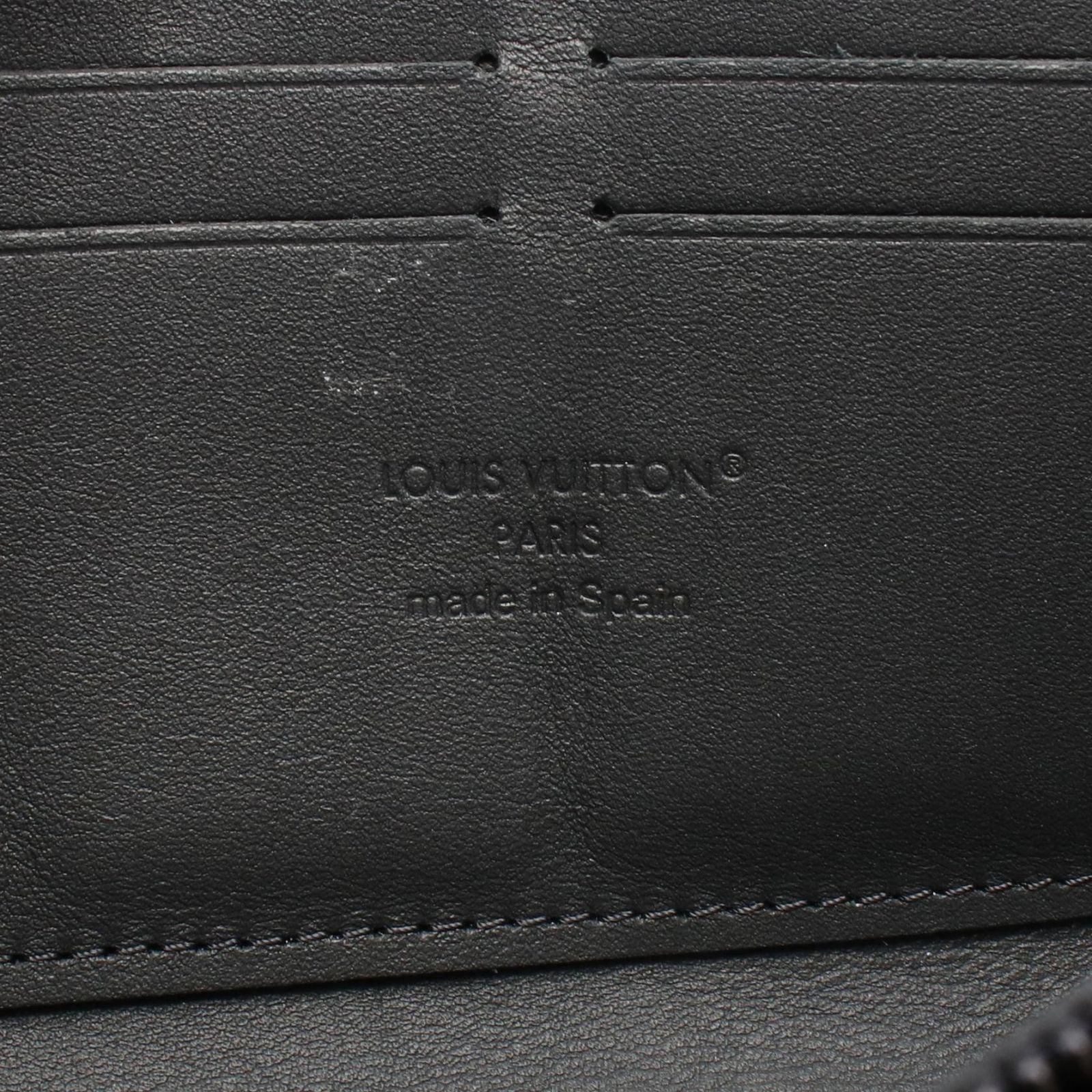Louis Vuitton Round Wallet Zippy Horizontal Noir Leather — view 4