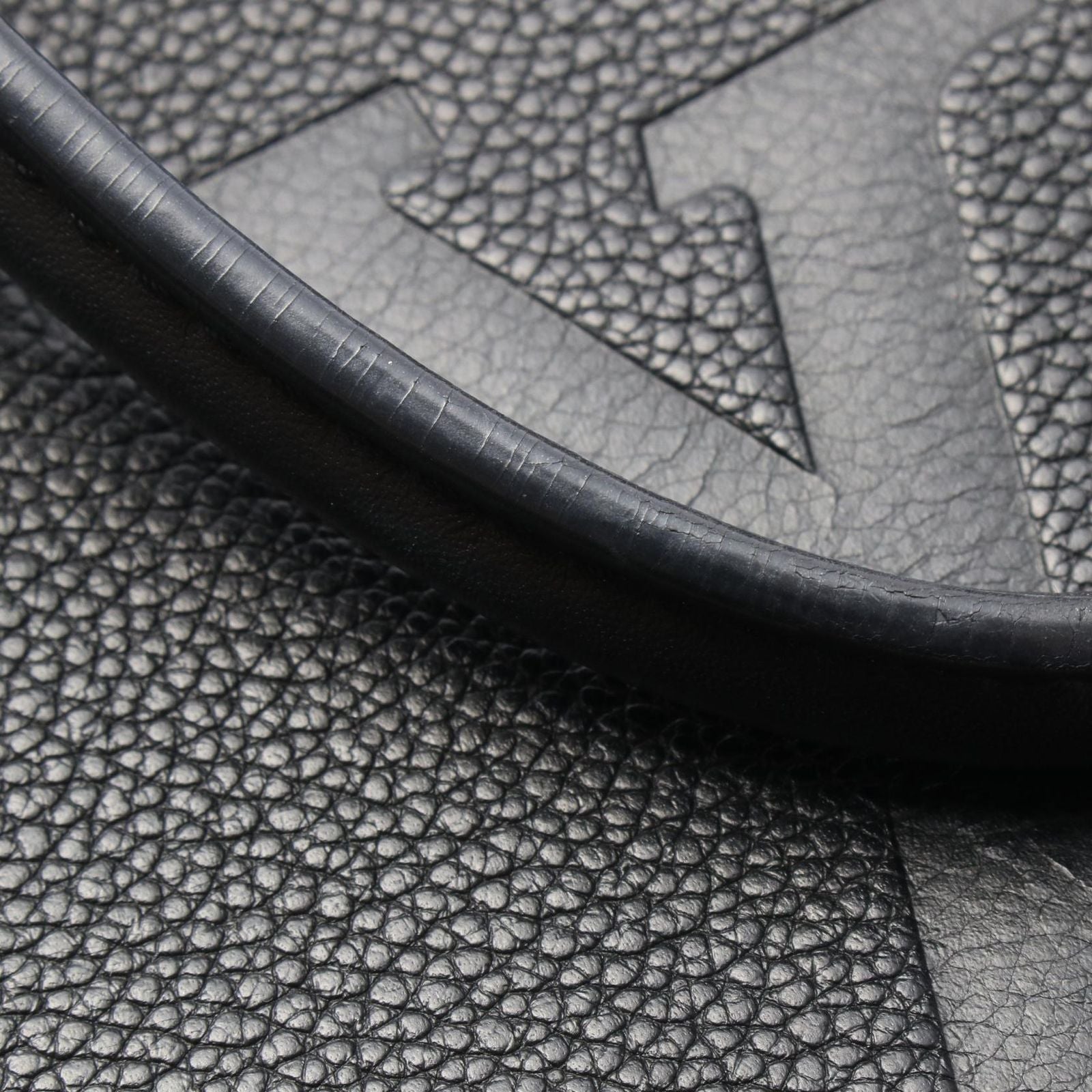 Louis Vuitton Tote On The Go MM Noir Leather — view 9