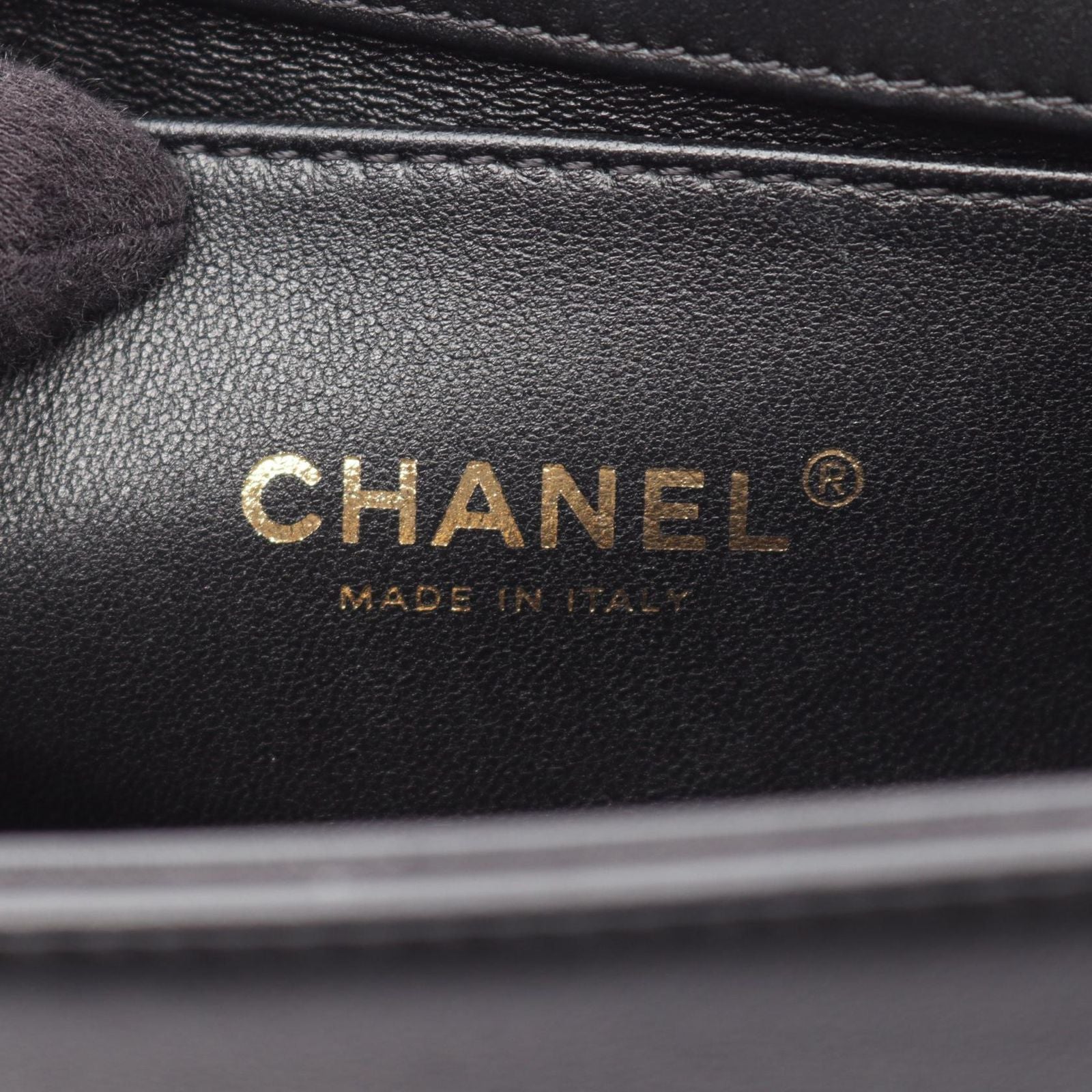 Chanel Shoulder Bag Boy Small Black Lambskin Chain — view 4