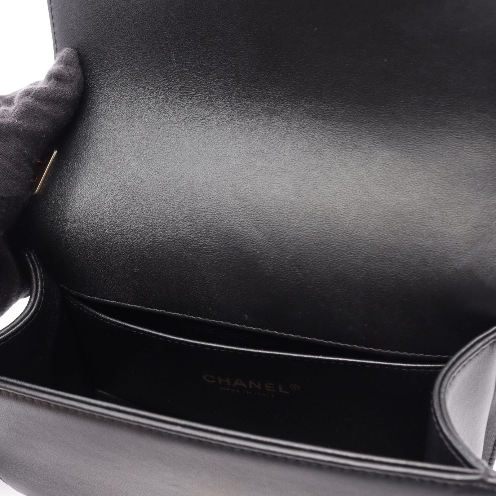 Chanel Shoulder Bag Boy Small Black Lambskin Chain — view 8