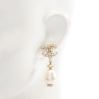 Chanel Earrings Swing Pearl CC Logo — view 4
