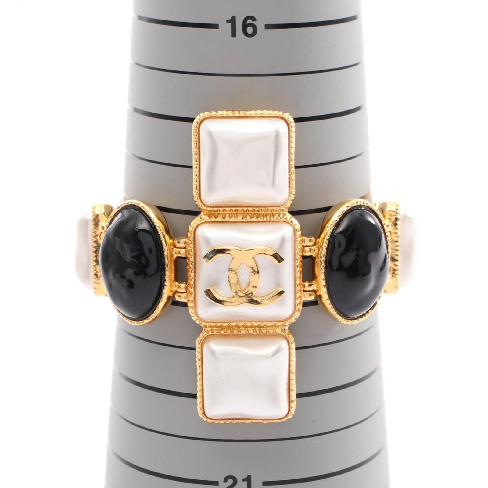 Chanel Bracelet CC Logo Gripoix — view 4