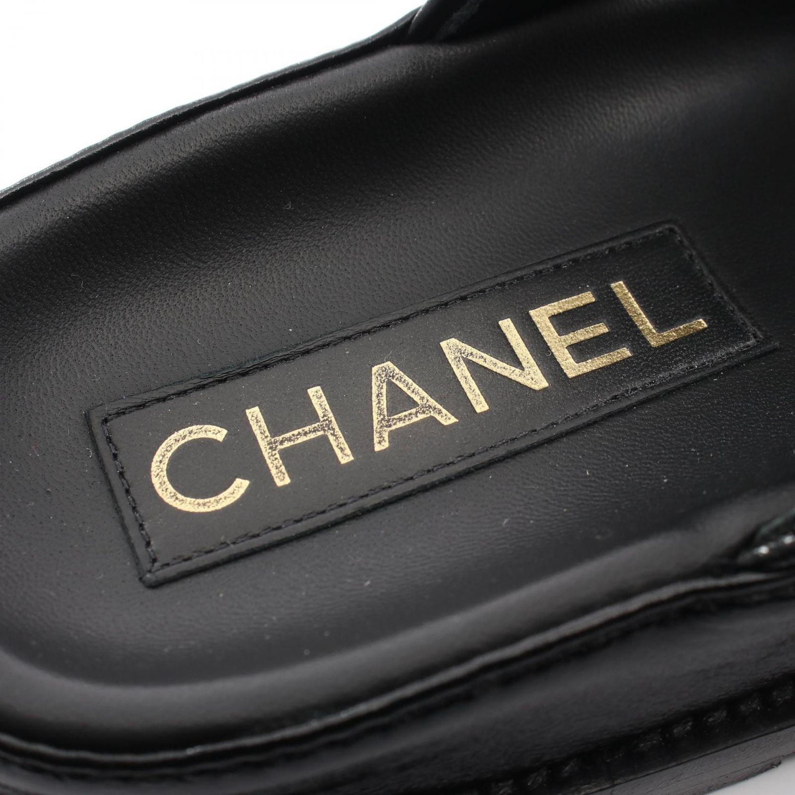 Chanel Sandals CC Logo Quilted Black Leather — view 5