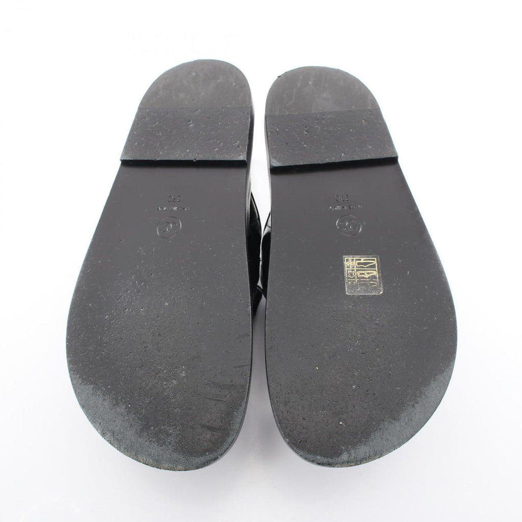 Chanel Sandals CC Logo Quilted Black Leather — view 4