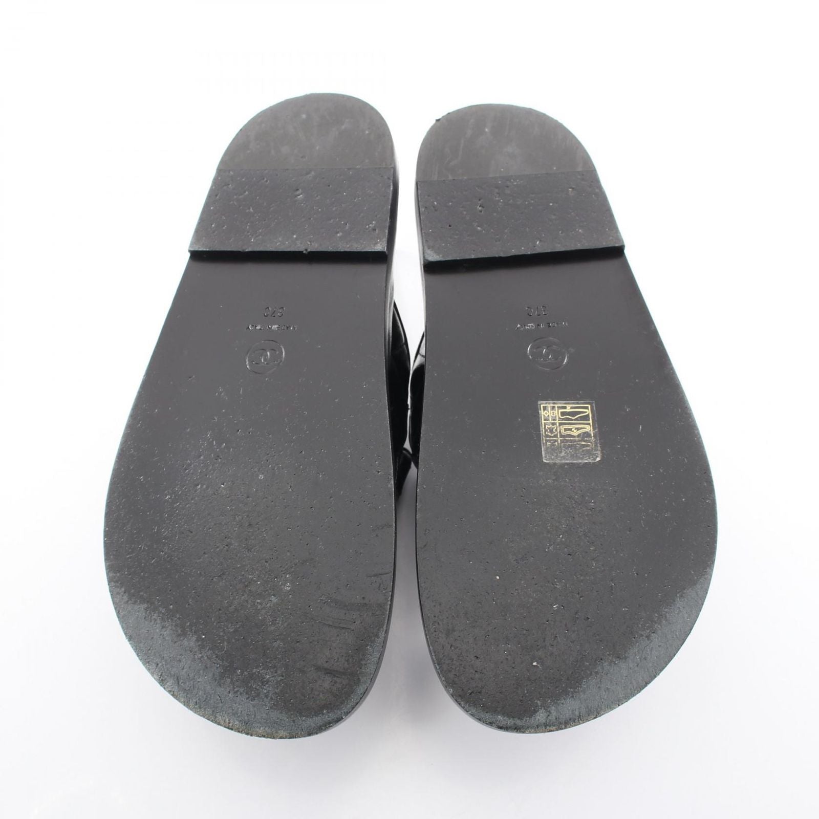 Chanel Sandals CC Logo Quilted Black Leather — view 4
