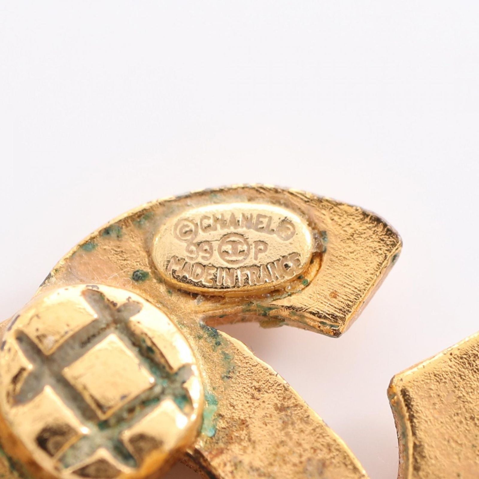 Chanel Earrings CC Logo — view 3