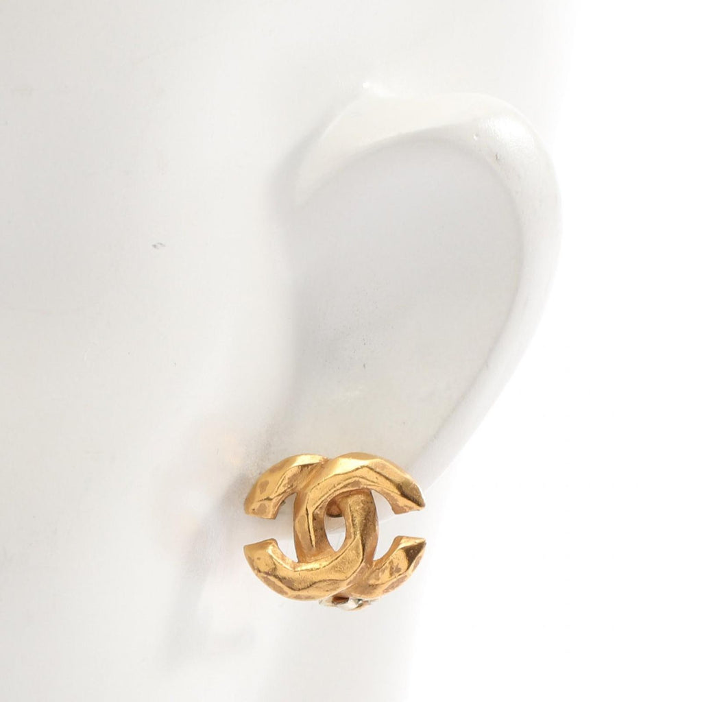 Chanel Earrings CC Logo — view 4