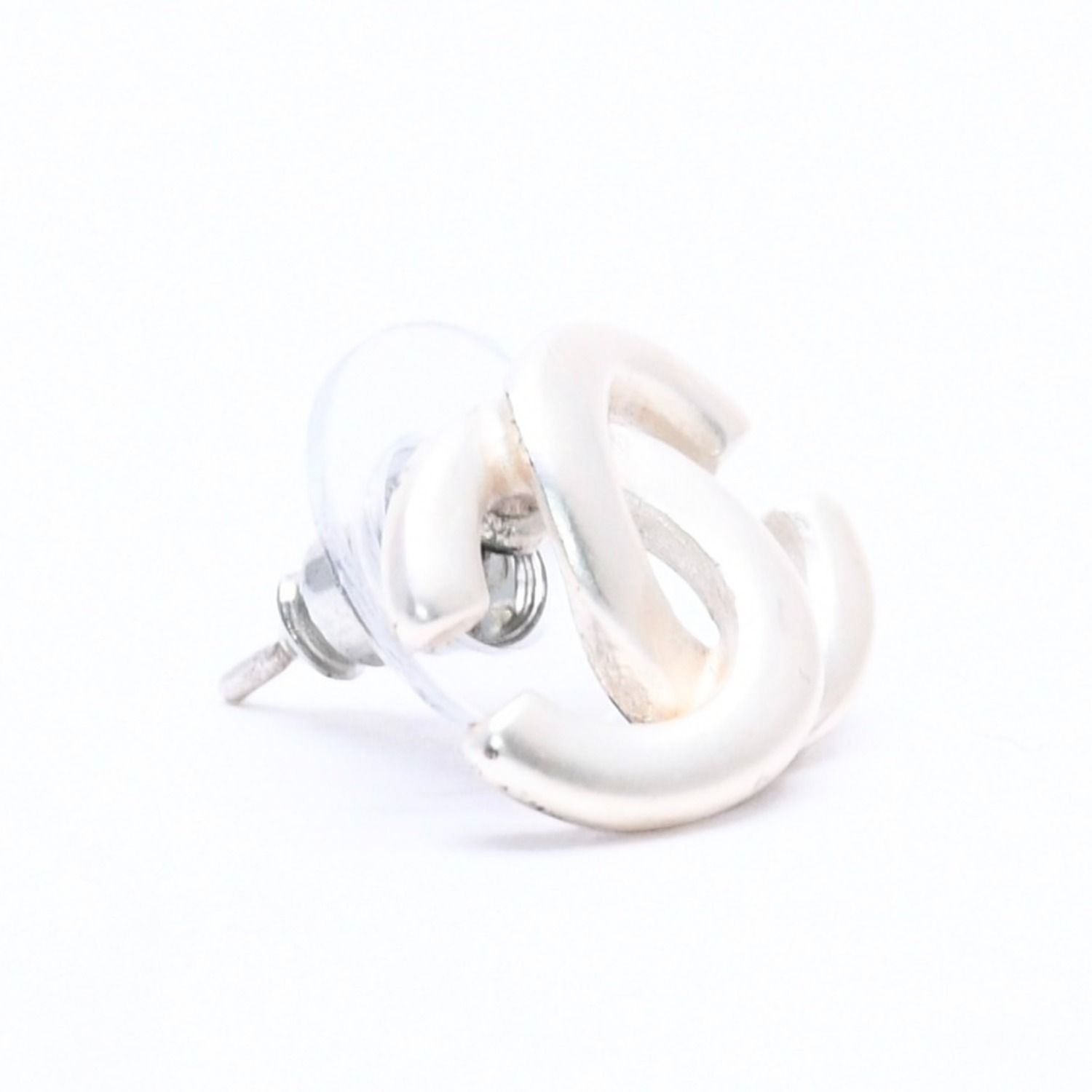 Chanel Single Earrings CC Logo Silver White 01 — view 3