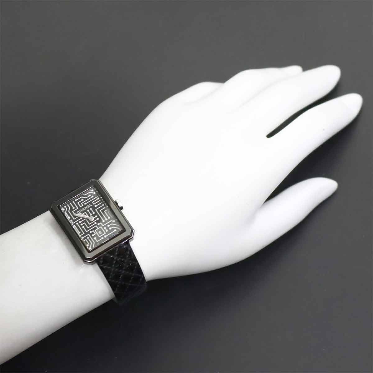 Chanel Boy Friend Cyber Data Boys Watch Diamond Date Quartz — view 3