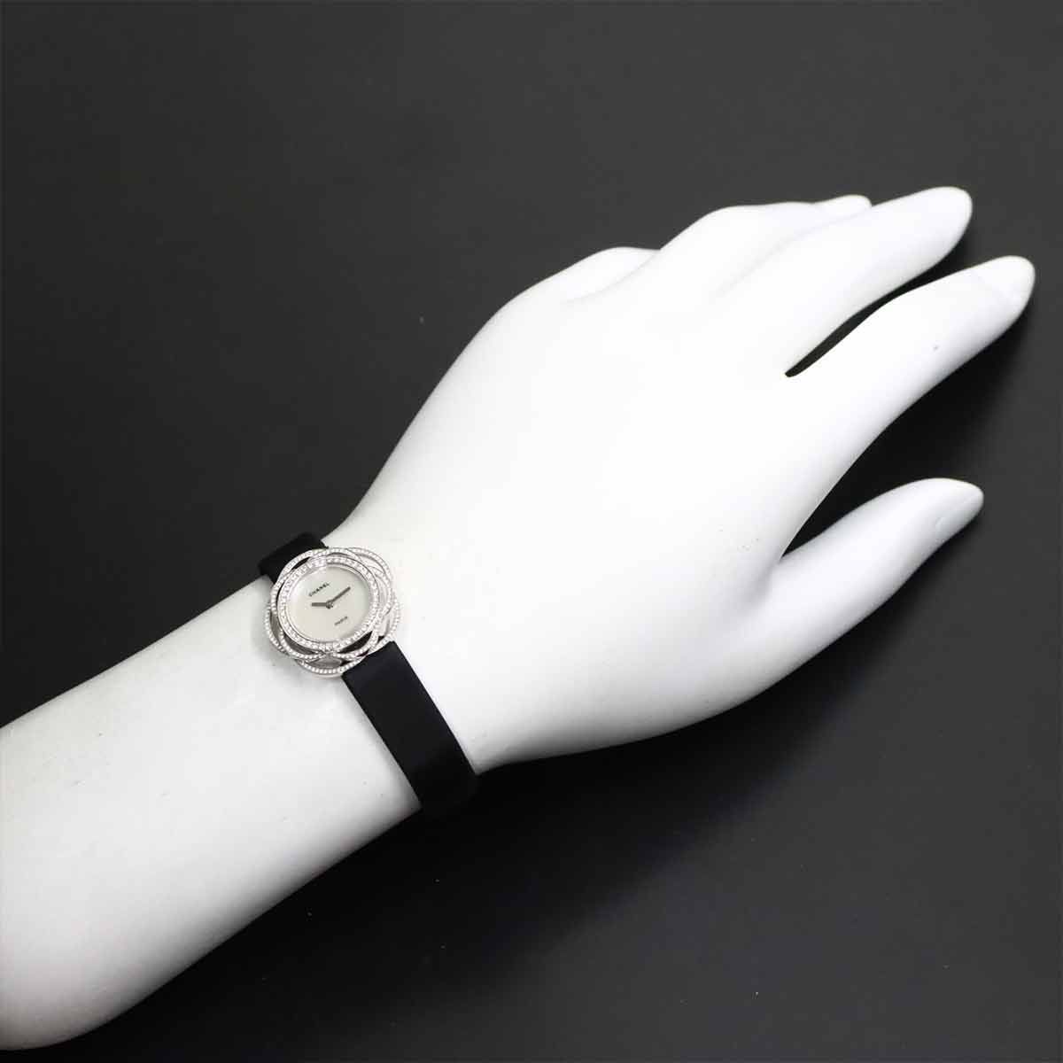 Chanel Camelia Diamond Bezel Watch White Shell 18k Gold Quartz — view 3