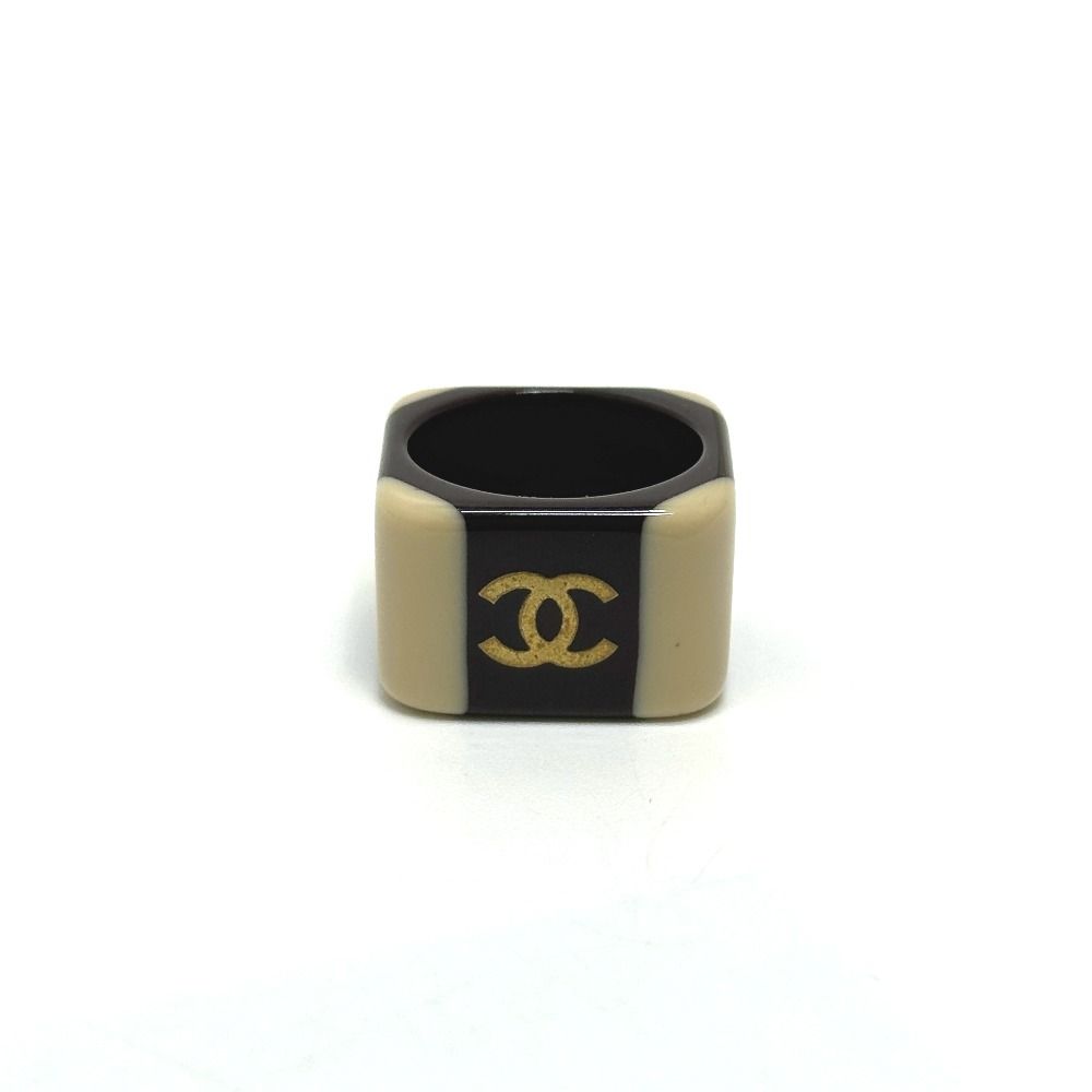 Chanel Ring CC Logo Square Plastic Black White — view 5