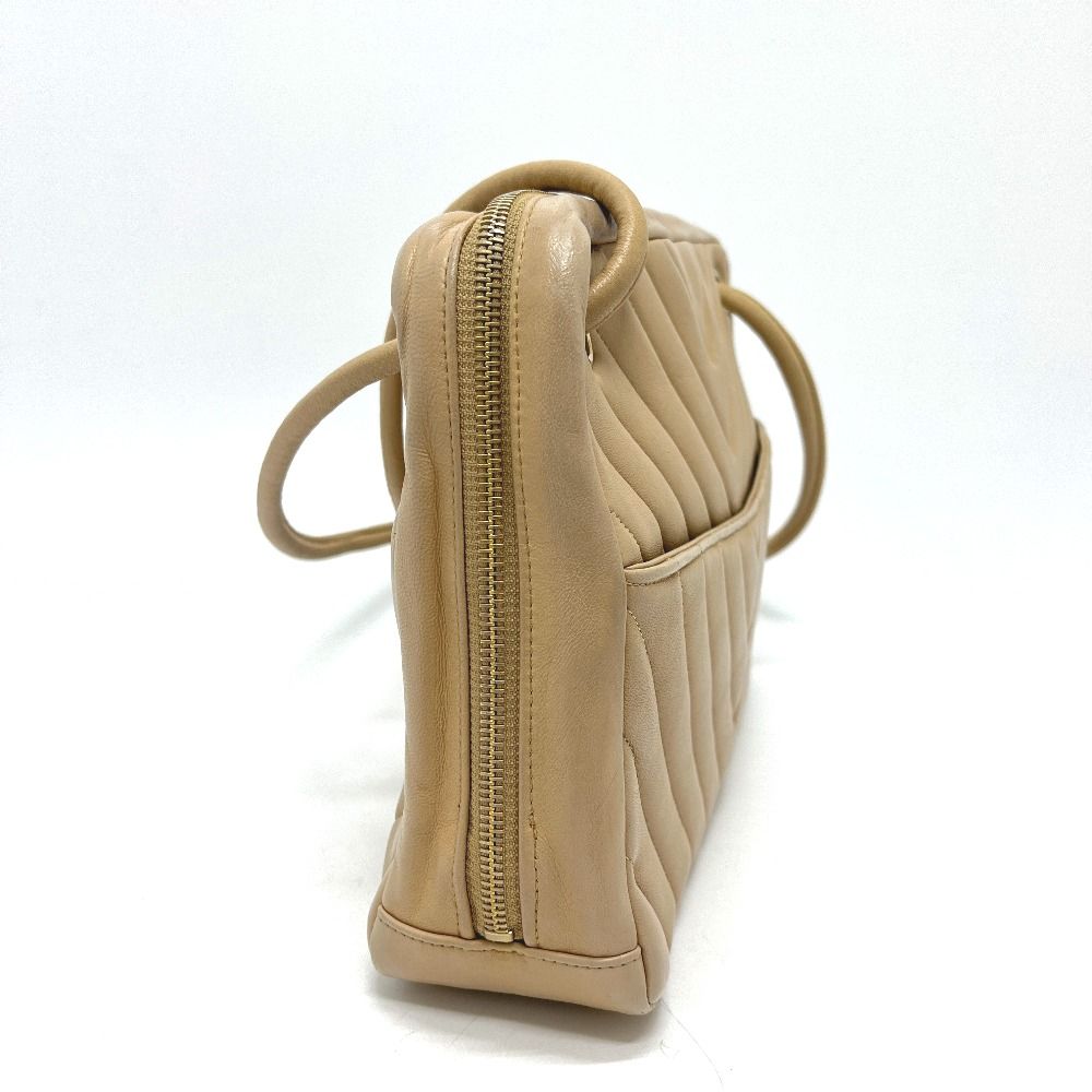 Chanel Handbag Stitch Chez Blanc Lambskin Beige — view 3