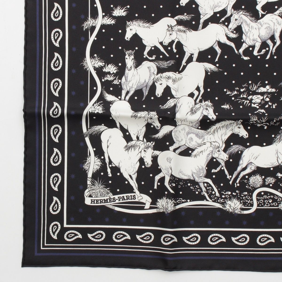 Hermes Carre 55 les Mustangs Bandana Wild Horse Silk Scarf Black — view 4