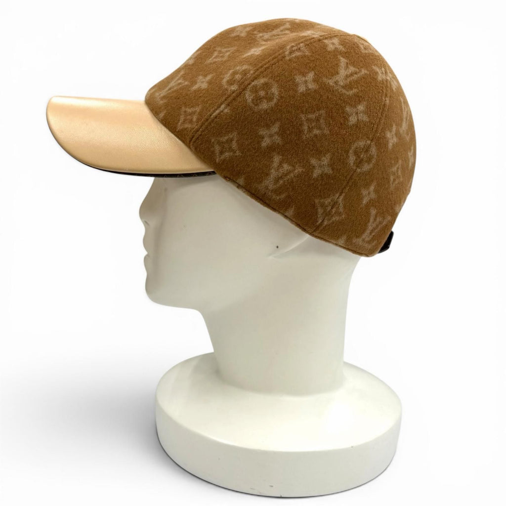 Louis Vuitton Monogram Carry on Leather Brim Cap Beige — view 2