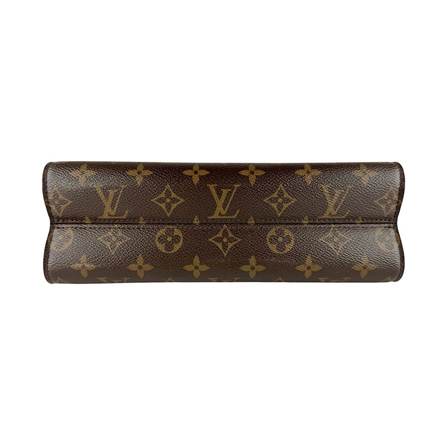 Louis Vuitton Shoulder Bag Victoire — view 4