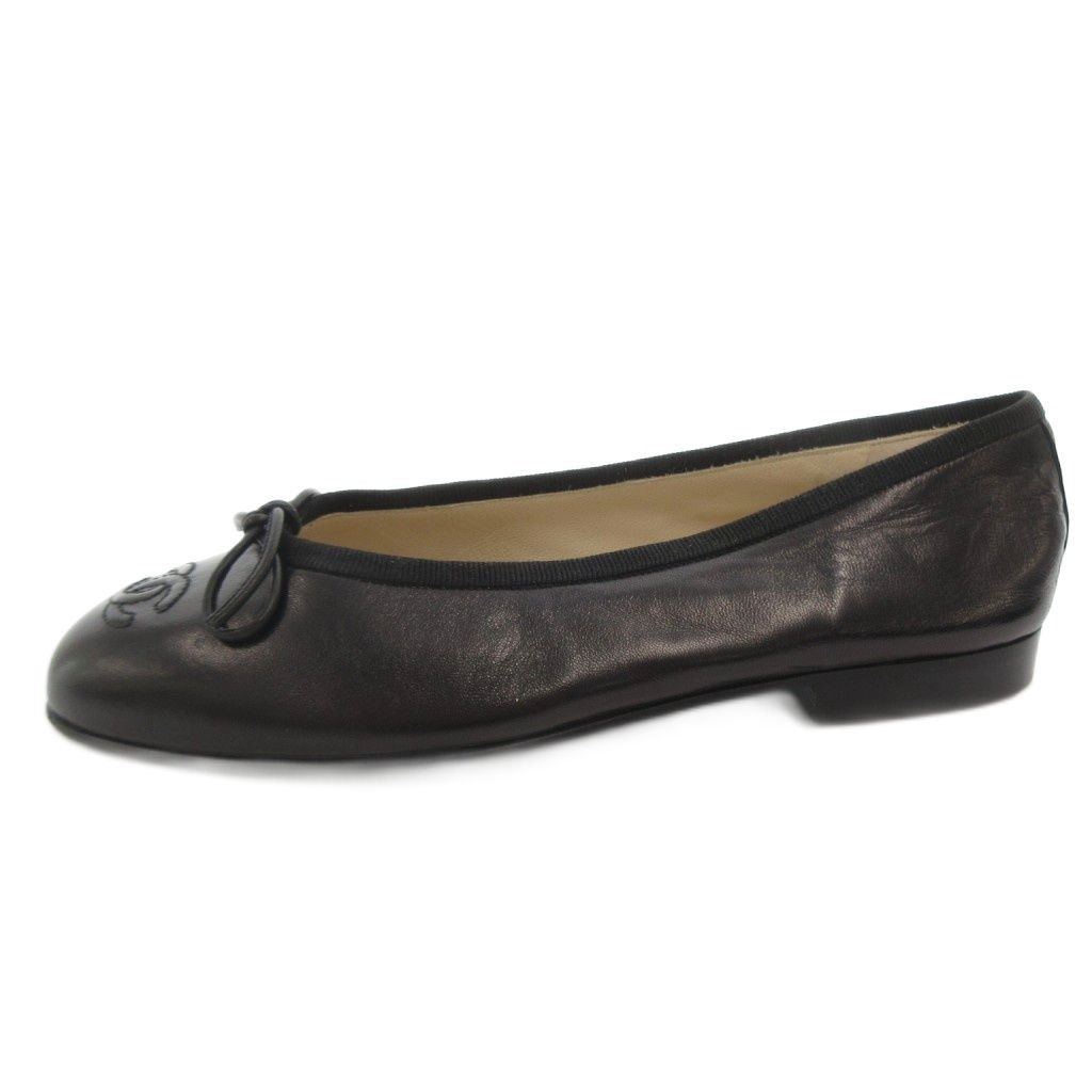 Chanel CC Logo Ribbon Ballet Shoes Leather Almond Toe 35.5 Black — view 2