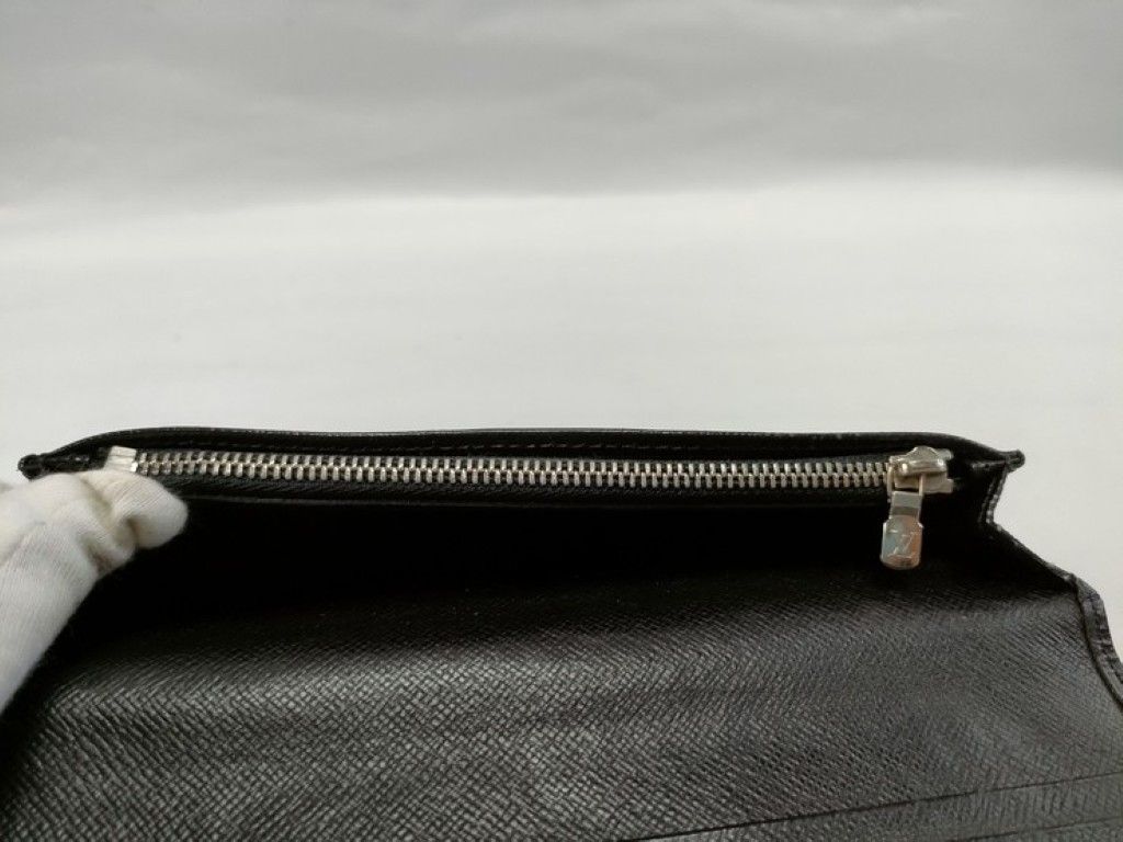 Louis Vuitton Wallet Portefeuille Brazza Black Epi Bifold — view 8