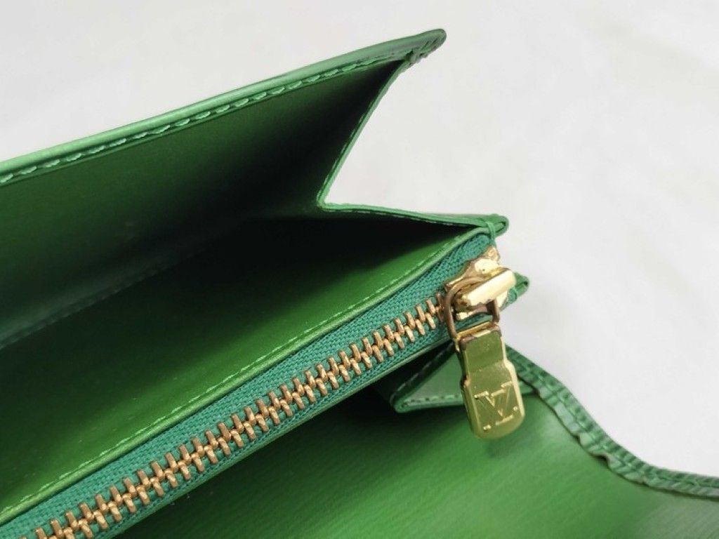 Louis Vuitton Wallet Pochette Porte-Monnaie Cles Borneo Green Epi Bifold Gold — view 7