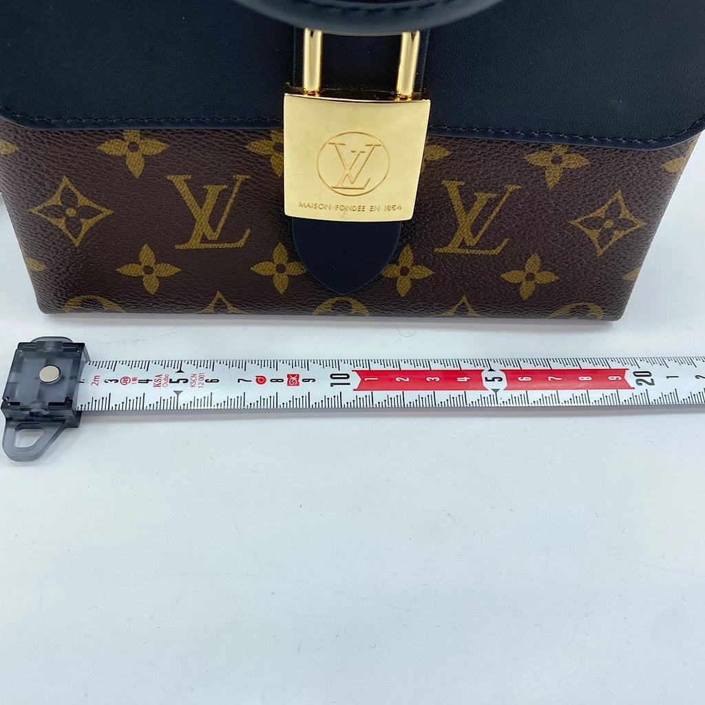 Louis Vuitton Handbag Locky BB — view 4